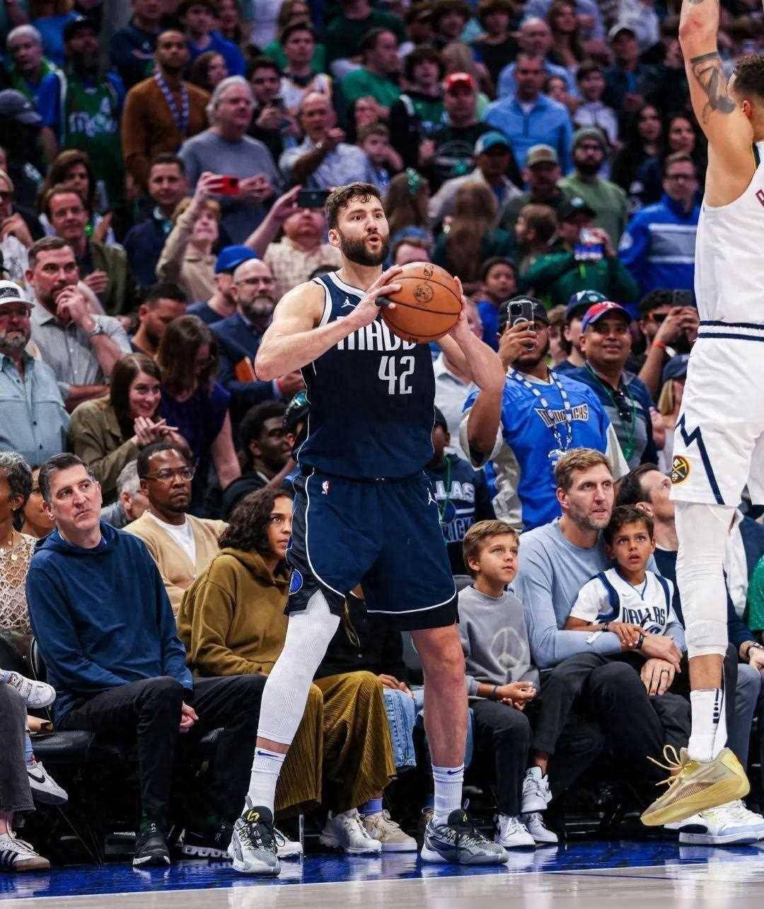 原创欧文左手绝杀卫冕冠军28秒震撼全场