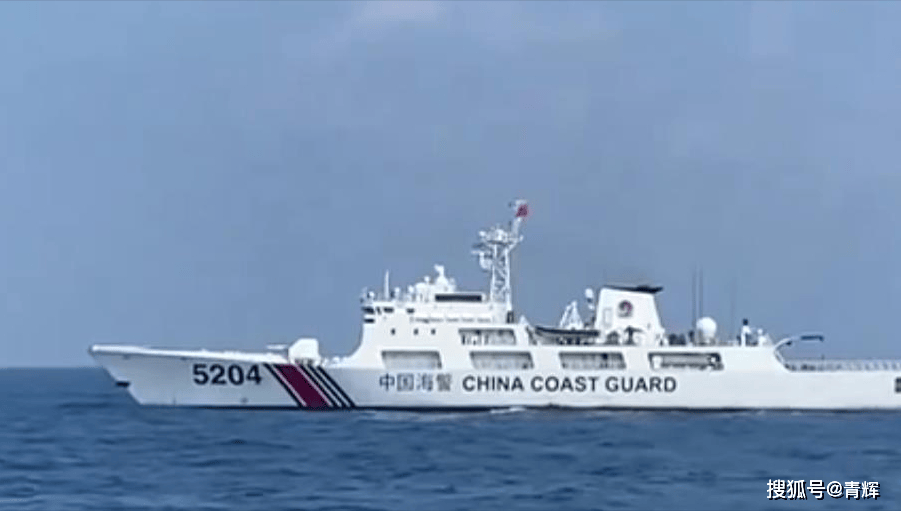 脸都不要了台媒记者搭乘菲律宾船去中业岛我军战舰紧紧跟随