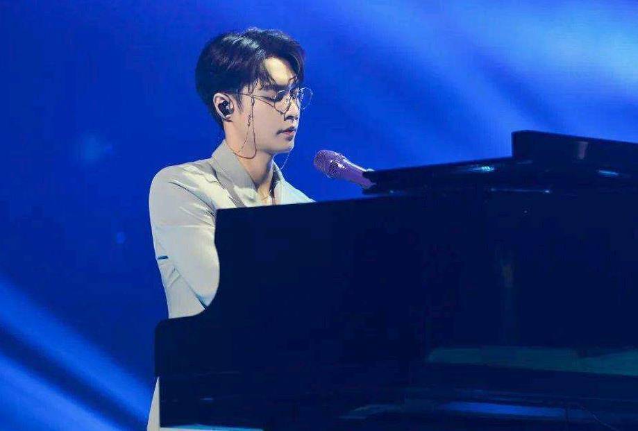 原创我是唱作人2中很多人建议张艺兴放松一下去体验生活