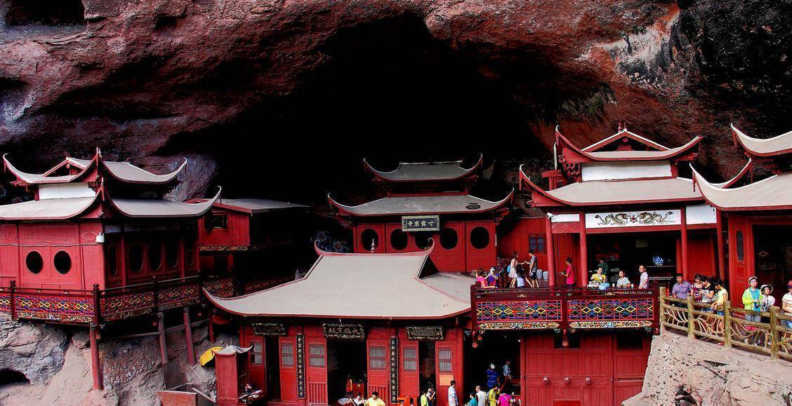 福建一寺庙,藏身于岩洞中,可媲美大同悬空寺,很多人来求子_岩寺_甘露