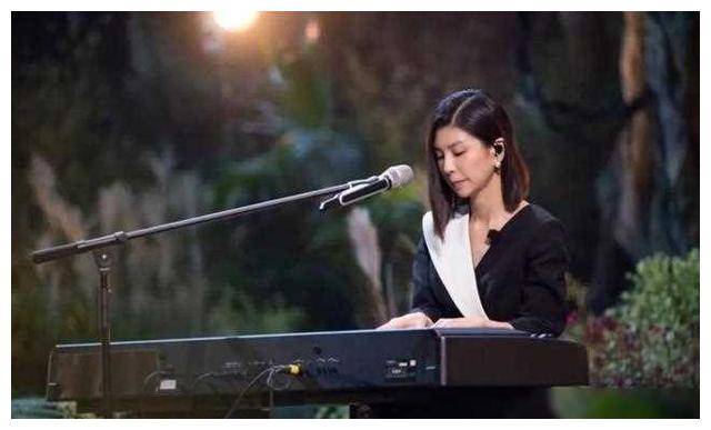 许茹芸50岁最新甜蜜照网友感叹活出真我