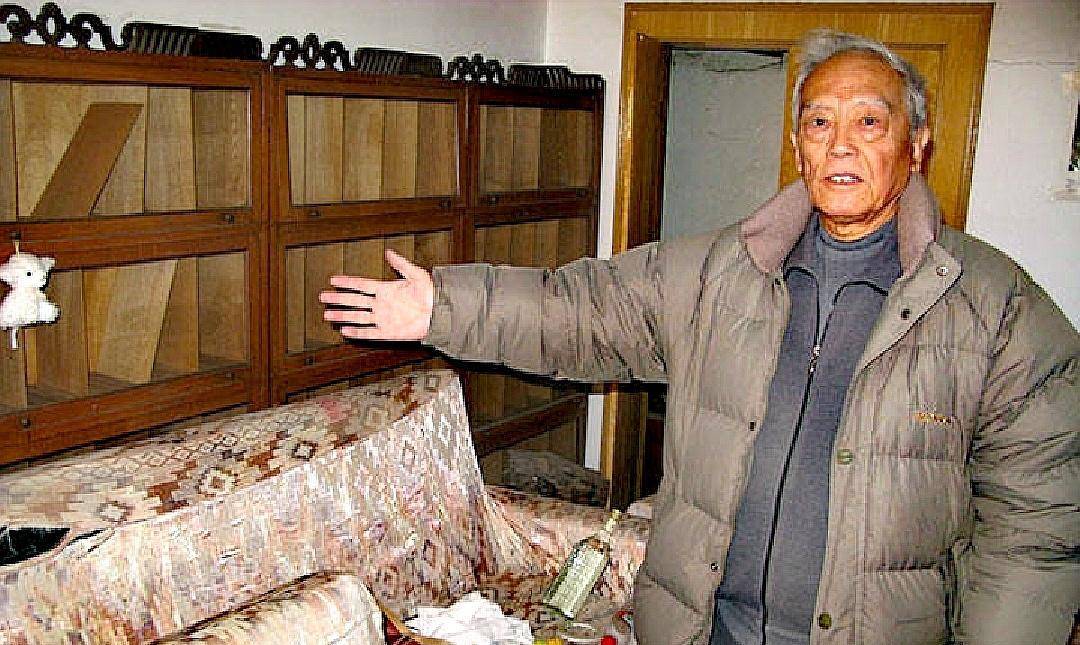 2009年季羡林故居藏书失窃盗贼竟是大学教授审讯时表情夸张