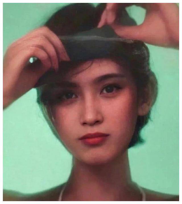 鞠婧祎晒母照,引热议:美貌与真实,如何在娱乐圈抉择?_照片_外表_方式