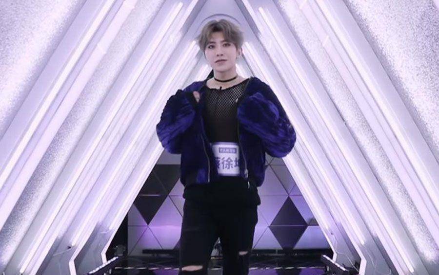 原创娘炮形象被批蔡徐坤成背景板换寸头后是你认可的男生吗