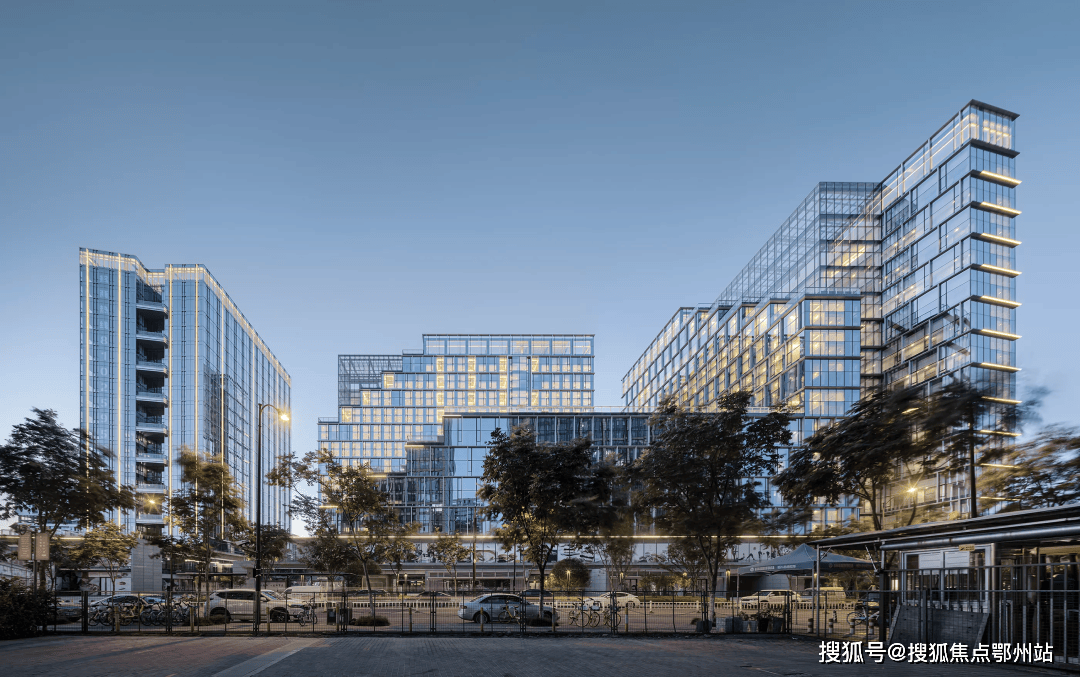 7815全玻璃幕墙,等同于杭州单价10万的蓝色钱江,杭州唯一一个绿城