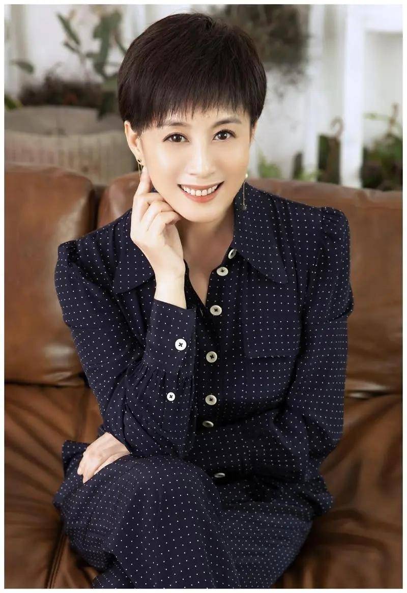 赵倩长得漂亮,演技好,出道30年零绯闻,嫁小丈夫不生孩子很幸福