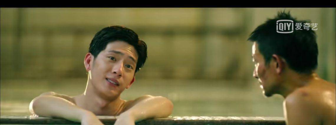 他要雷泽宽先陪他去染个头发,染回黑色头发,或许是想要初次见面的父母