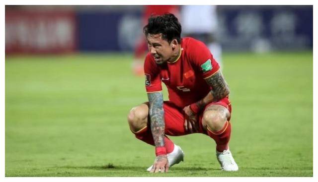 里皮执教地方队期间,与叙利亚的世预赛中,张琳芃的一次乌龙球导致国足