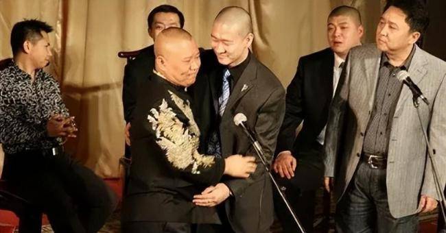 原创郭德纲直播首秀曹云金狂刷礼物冲上榜六还是要支持一下