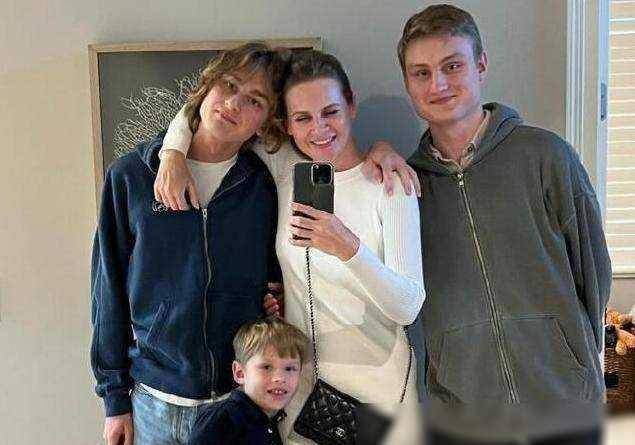 此外,离世的白国外名将萨巴伦卡的男友康斯坦丁-科尔佐夫一事,引发不