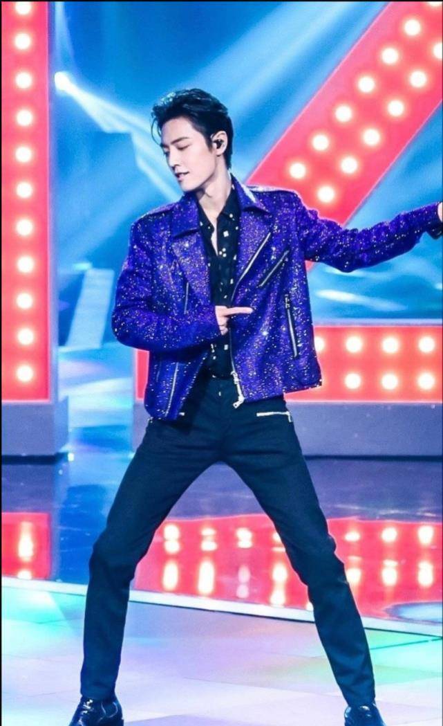 那英参加浪姐2录制继杜淳的舞蹈后看了那英的舞蹈像是在现场作法