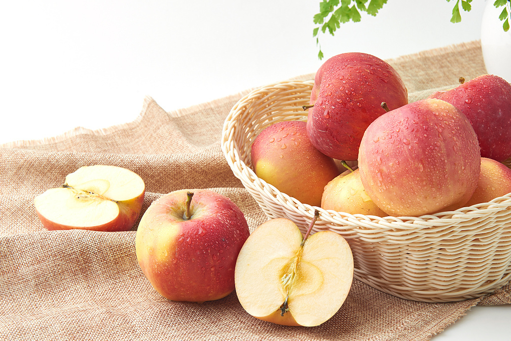 原创晚上不吃饭只吃苹果到底能不能减肥呢过来人说了经验