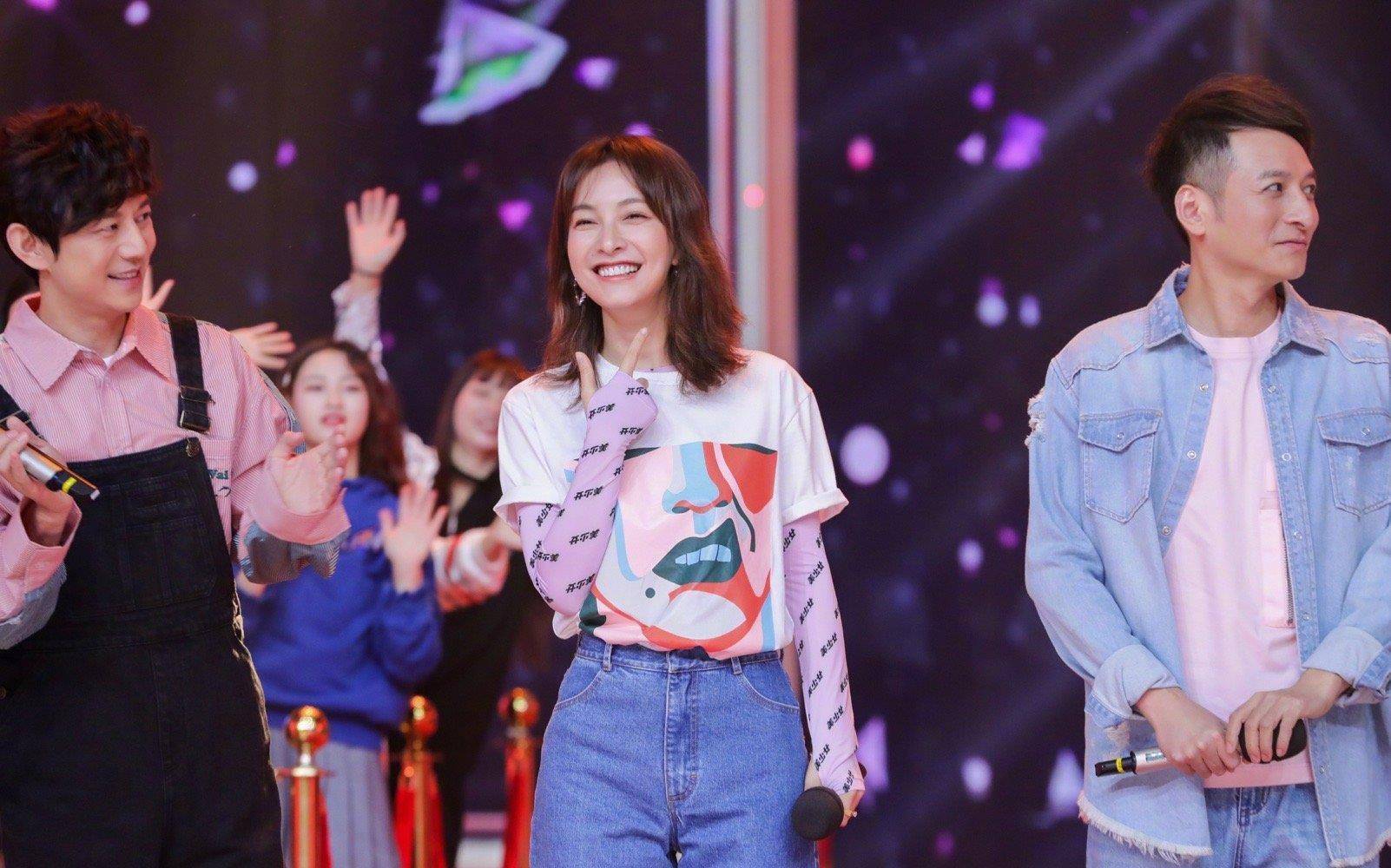 原创心疼吴昕爸爸生病入院吴昕累到眼眶凹陷黑眼圈遮不住近况曝光惹人