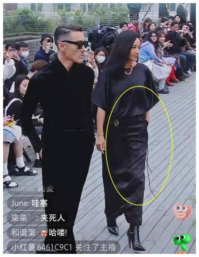 原创175cm高瞿颖携手189cm高胡兵炫酷走秀老夫老妻