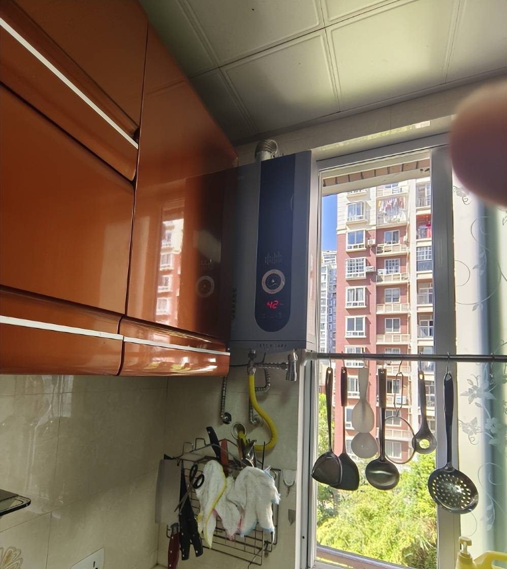 和灶台分开安装,各个部分独立设计,可以根据需要进行不同的搭配和组合