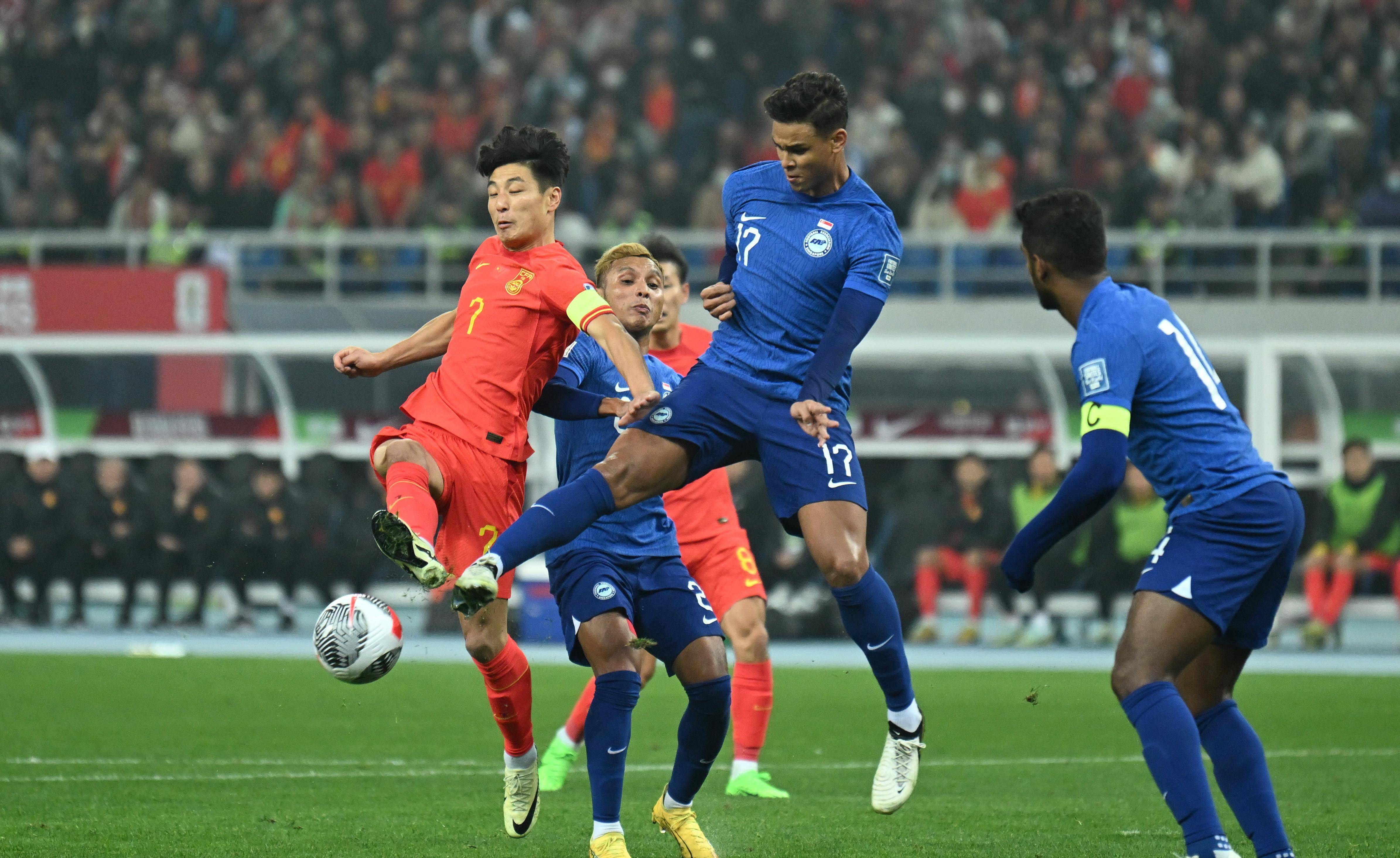 中国国足4比1大胜新加坡占据出线主动董路呼吁给武磊道歉