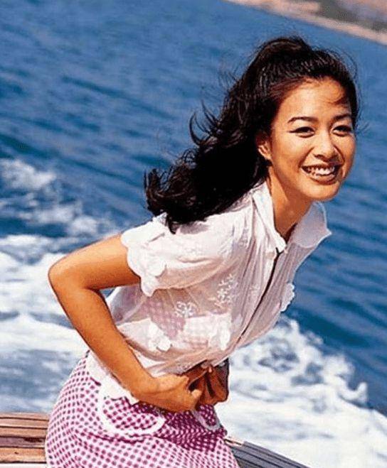 钟丽缇就有过好几段感情纠葛张伦硕与钟丽缇知道迟重瑞爱好紫檀