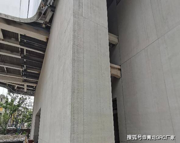 一,uhpc挂板的组成成分uhpc挂板的主要成分包括水泥