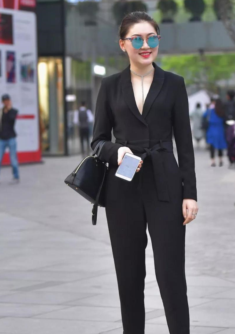 原创职业套装也能这么有女人味