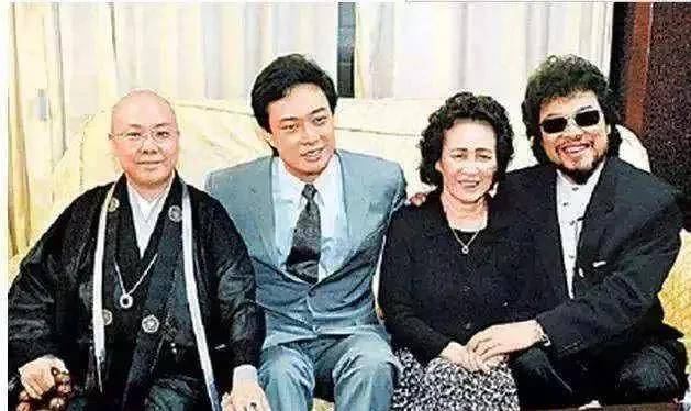 费玉清妈妈谭秀霞:我想看儿子唱到老,也想看他成家立业_母亲_时候