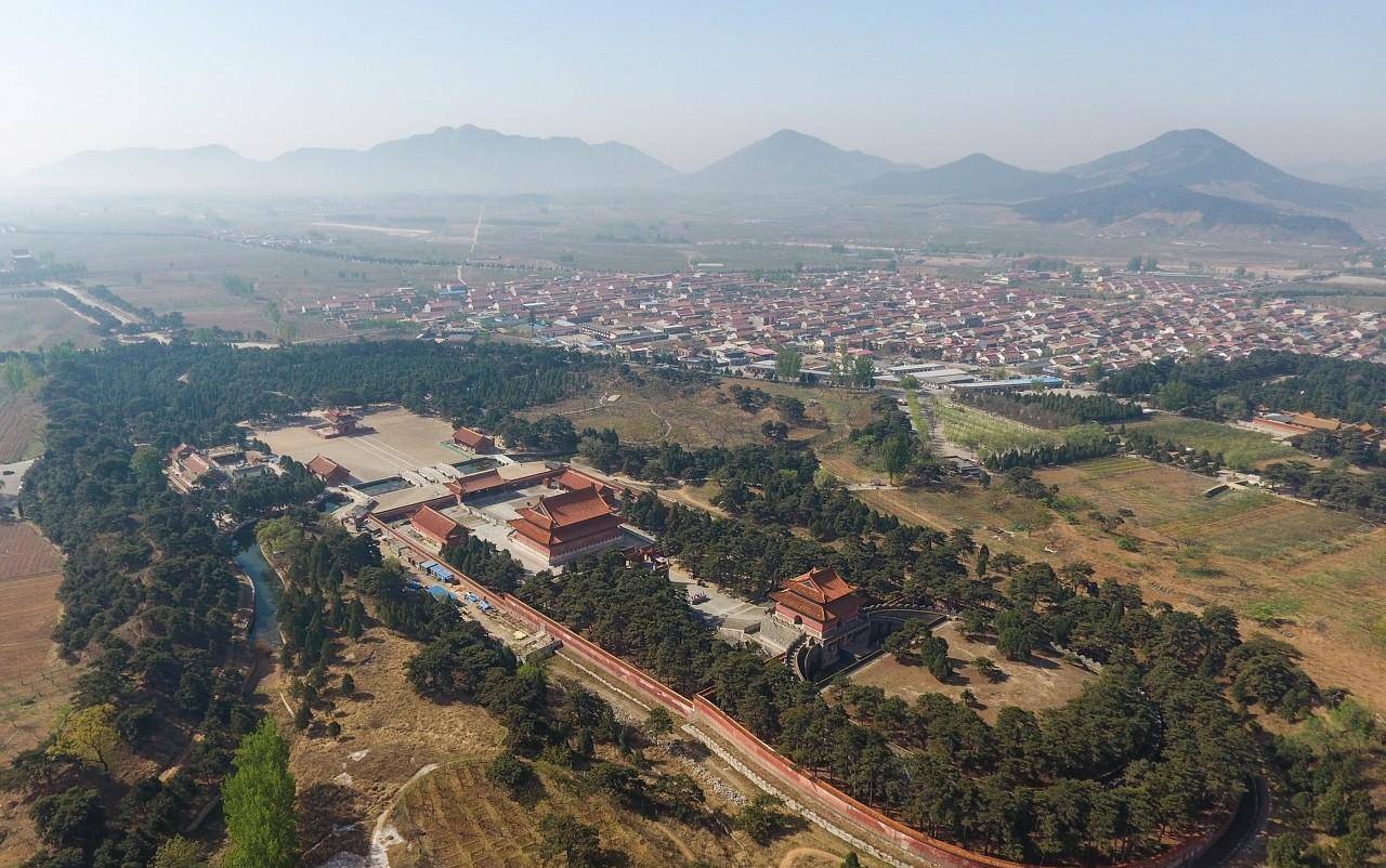 【隆恩殿和丹陛石】因为国力强盛,乾隆可以修建最为奢华陵墓裕陵.