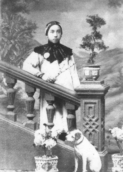 他是30年代红极一时的童星,37岁却因粉丝的一封"情书"投湖自尽_黎铿