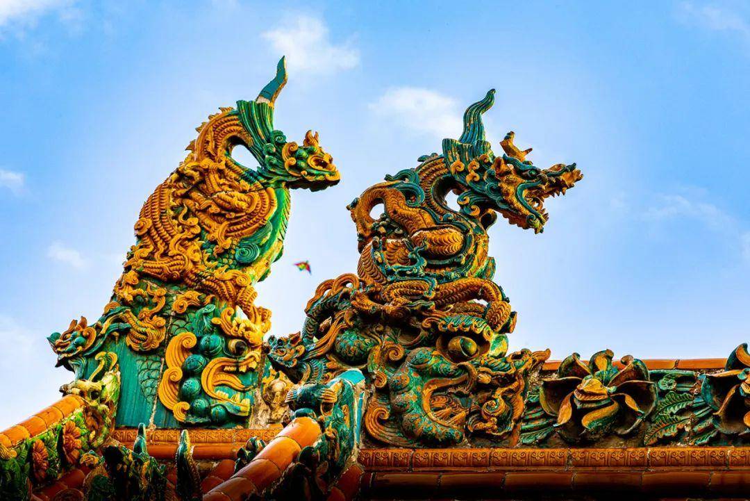 介休匠心铸造多彩琉璃