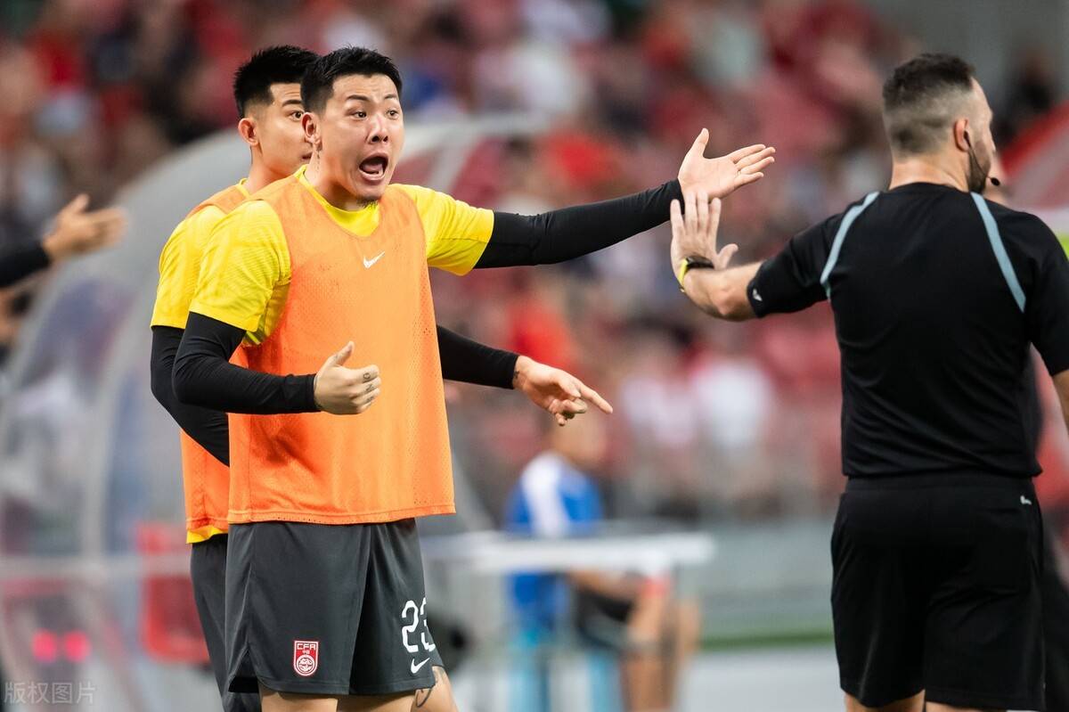 终于等到你国足门将位置迎来久违的新面孔首发球迷直言不容易