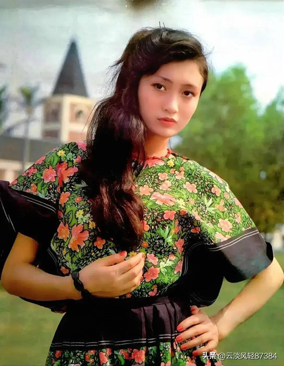 有才女之称的林芳兵拍片之余曾在《大众电影》等报刊上发表了多篇