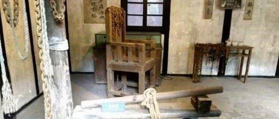 原创古代老虎凳到底有多恐怖只需3块砖头便让犯人招供