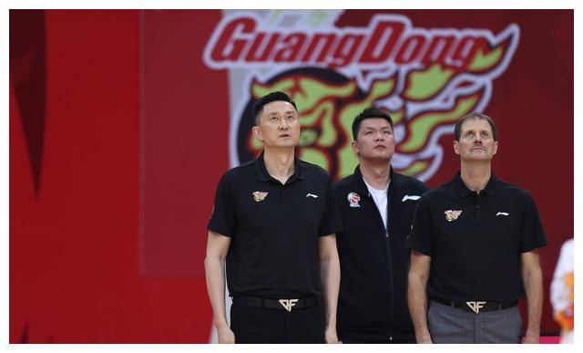 在与北控,北京首钢和浙江广厦等顶尖球队的激烈对抗中,广东男篮有望
