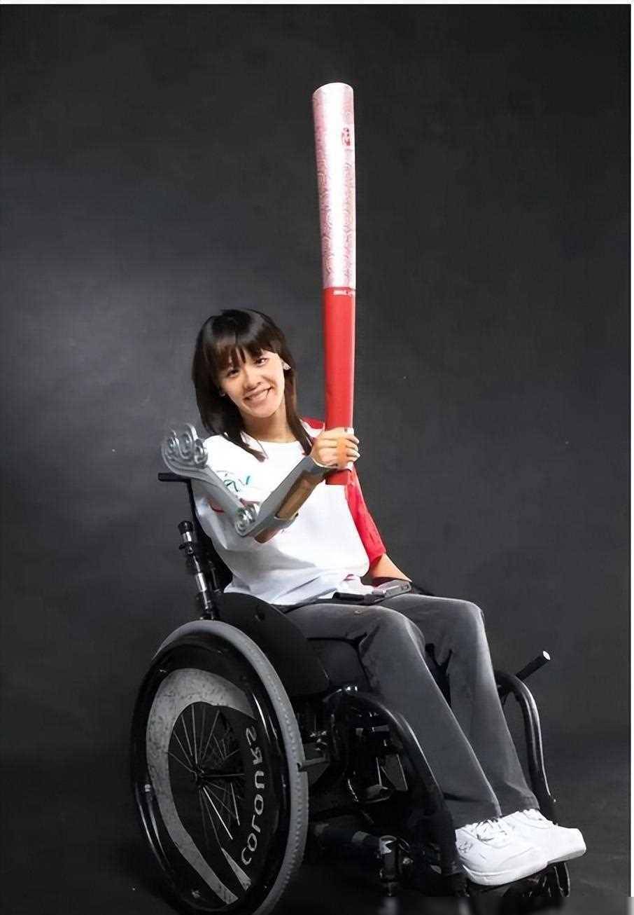 桑兰轮椅图片图片