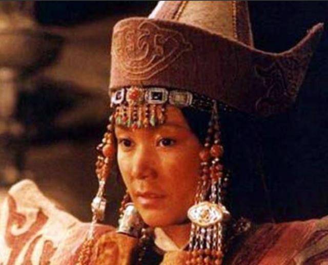 临走时,田馥甄对自己的恋人以及恩人合答安许诺到,"如果我成功出逃,待