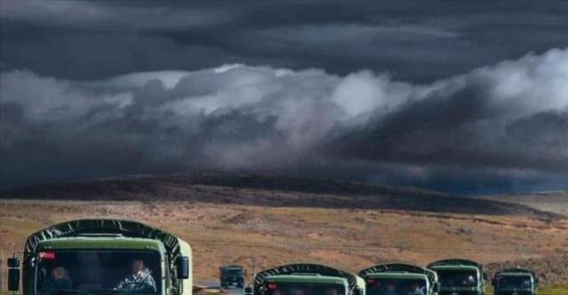 亡妻坟前一跪感动国人的军人已是军分区副政委女儿追随父脚步