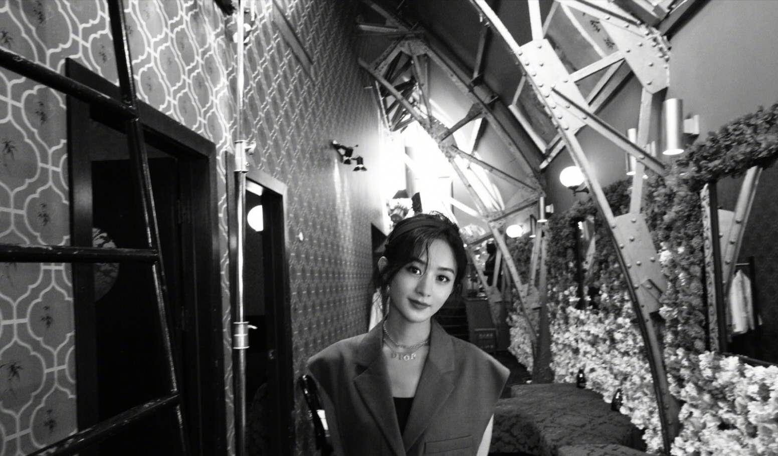 赵丽颖中餐厅翻车狂晒美图挽尊难道只适合活在电视剧里