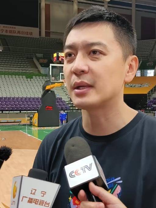 主教练杨鸣在赛前采访中谈及了常规赛排名以及即将展开的辽疆之役