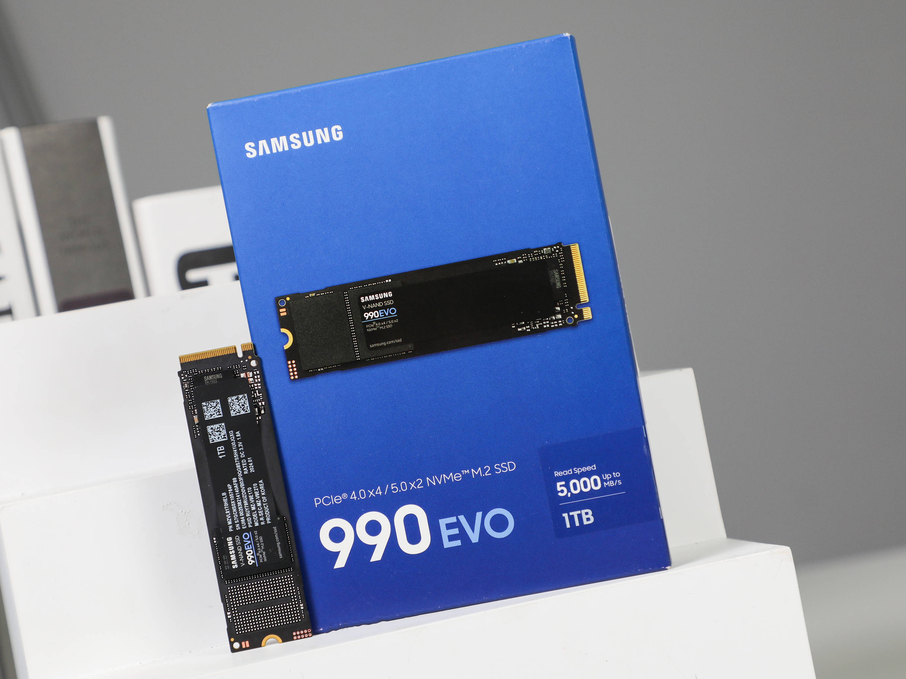 三星990evo图赏支持pcie50单面颗粒适合笔记本扩容