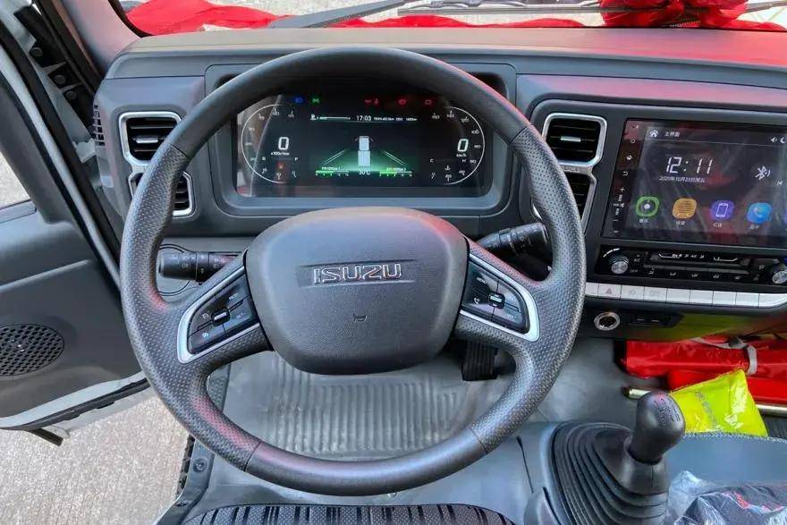 庆铃100p全面升级起售价不到10万!