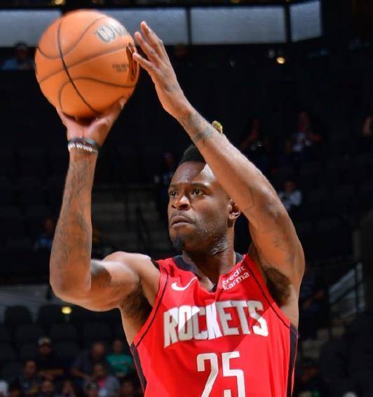 老将雷吉布洛克复苏为火箭队带来稳定性与竞争力