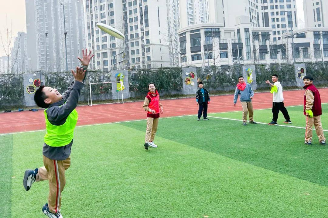 演绎运动魅力谱写青春华章温江政通小学体育社团成果展示活动