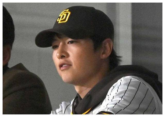 玄彬孙艺珍同现观比赛宋仲基幸福发福脸肿是为何