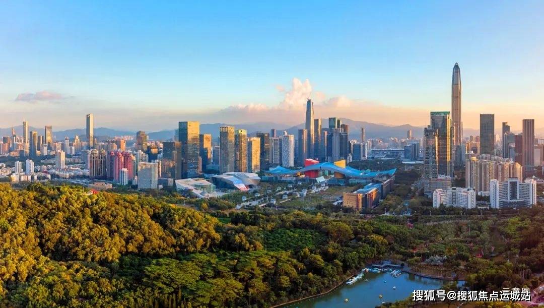 小区周边已有交通网络四通八达,梅坂大道,梅龙路,福龙路,新区大道