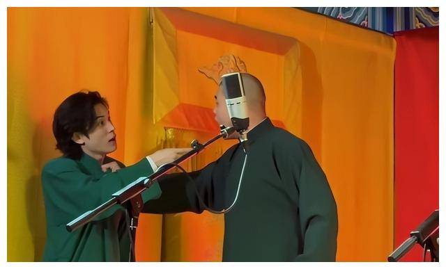 庄子建撕开关九海的大褂,看似只是一场闹剧,实则其中蕴含深意.