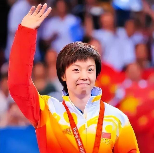 张怡宁43岁现状揭秘气质依旧与富60岁夫幸福生活