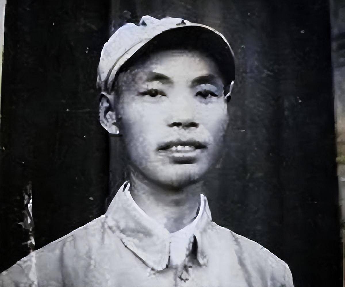 二野军政委回乡,得知发妻被族长卖掉,后找到买主给了他100大洋_鲍先志