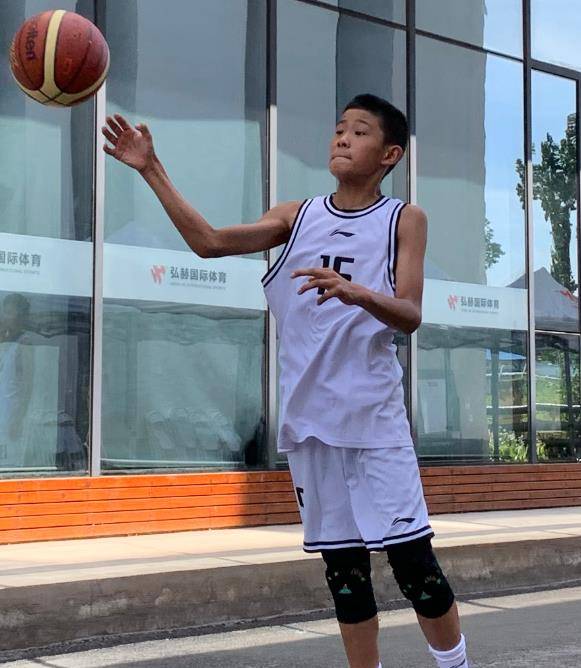 杜晋庚在篮球领域的卓越潜力及他与马晨菲小姐婚姻状况等相关主题的