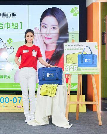 4岁学钢琴「弹不出一个调」 亲戚面前表演:她很主动_才艺_李欣容_刺青