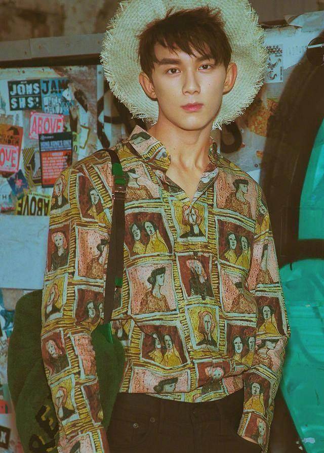 原创原创19岁的吴磊冷冽少年如此会穿不管是正装还是私服都能驾驭超