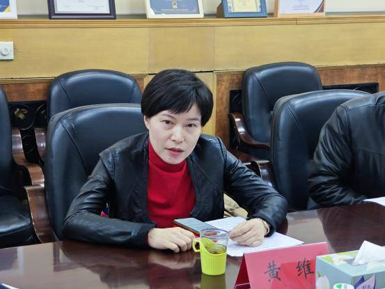 黄维 人民网文艺评论部主任↑中国电影基金会副理事长姜涛表示:影片