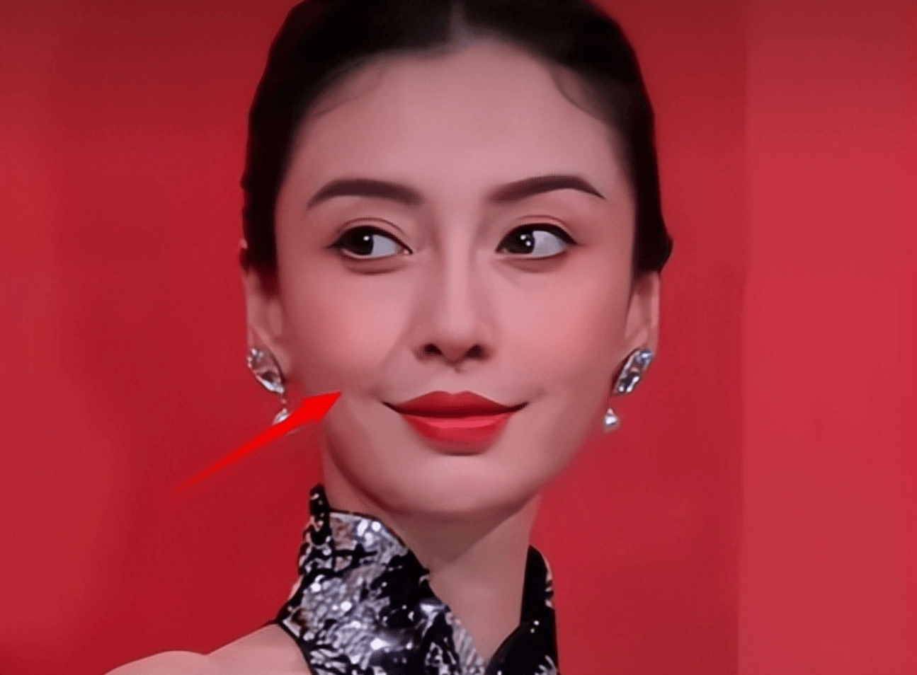 原创杨颖把事业彻底作没了咖位降级与杨超越同座憔悴迷茫全写脸上